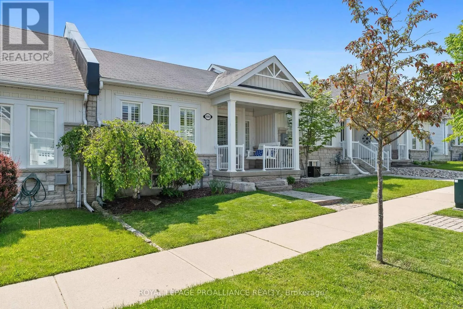 699 HENDERSON DRIVE