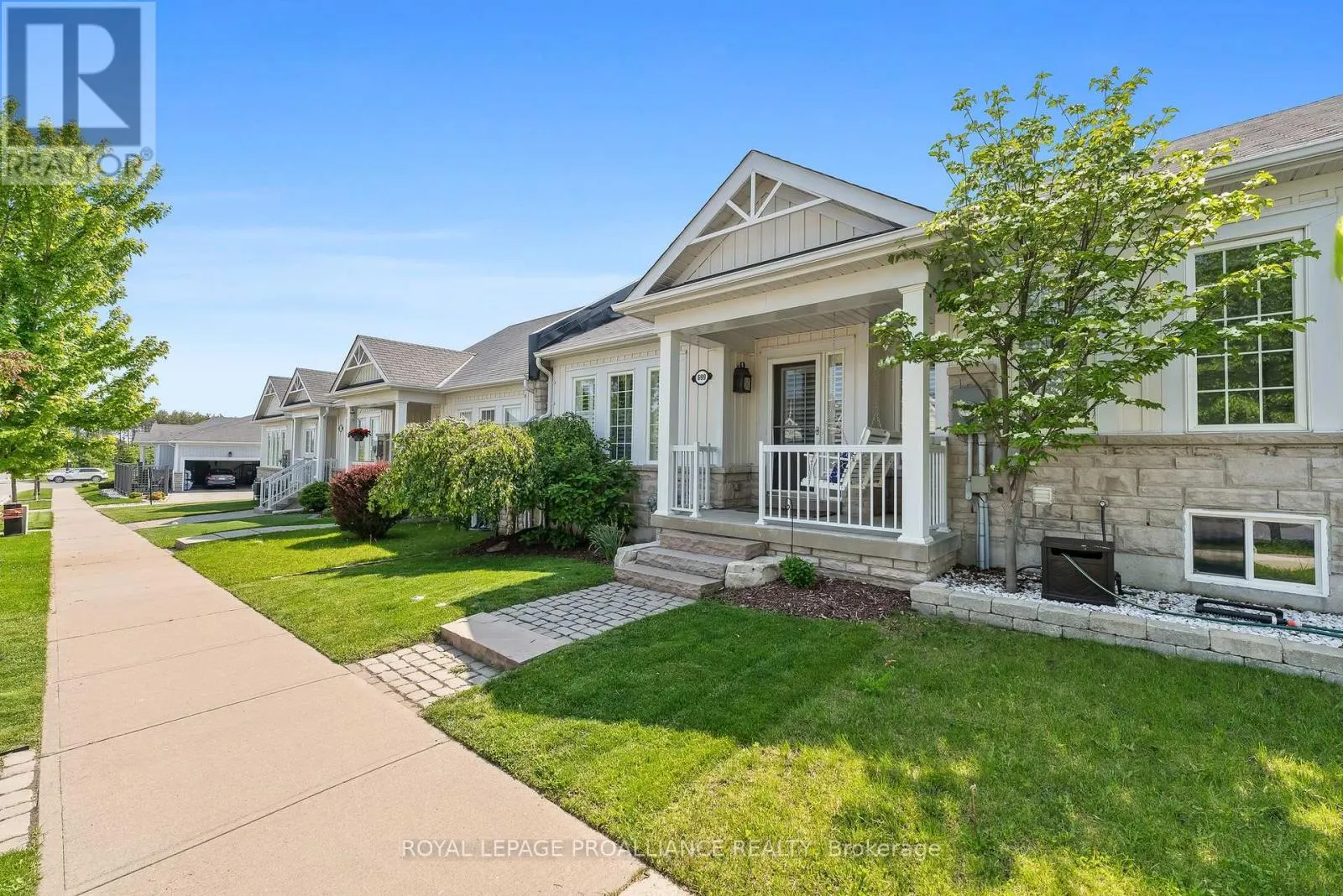 699 HENDERSON DRIVE