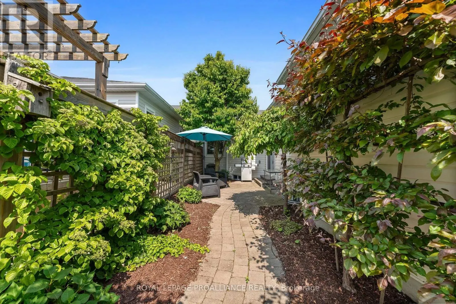 699 HENDERSON DRIVE
