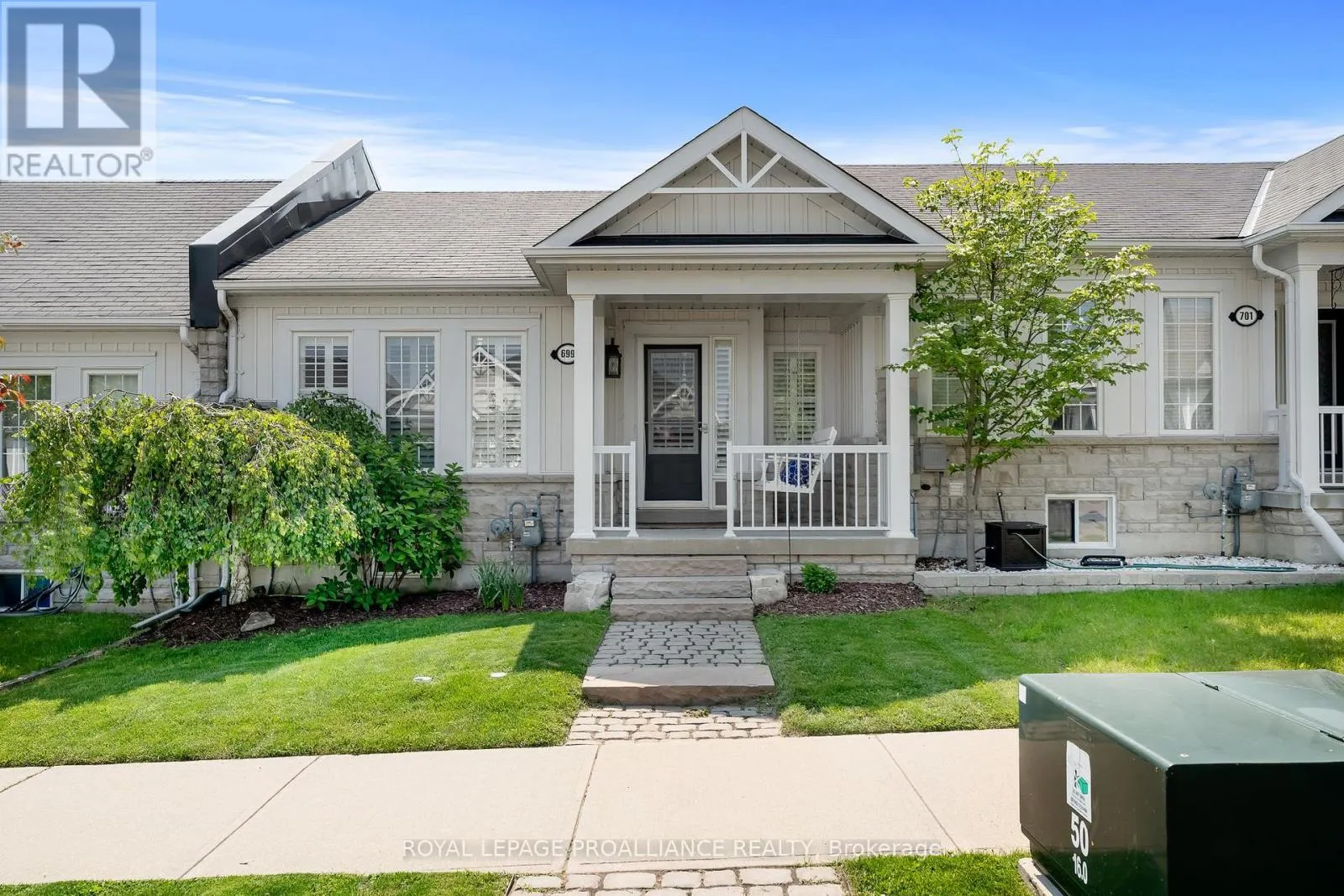 699 HENDERSON DRIVE