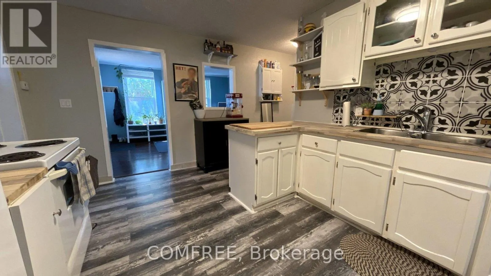 463 DIVISION STREET