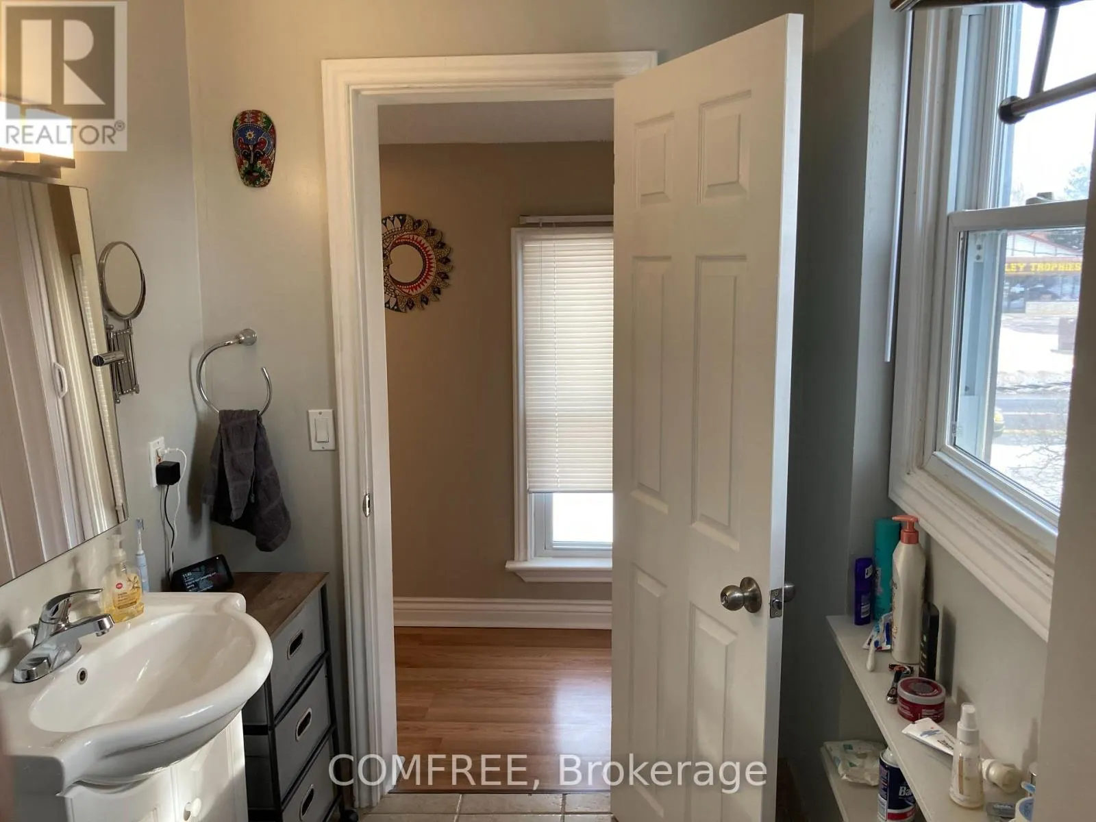 463 DIVISION STREET