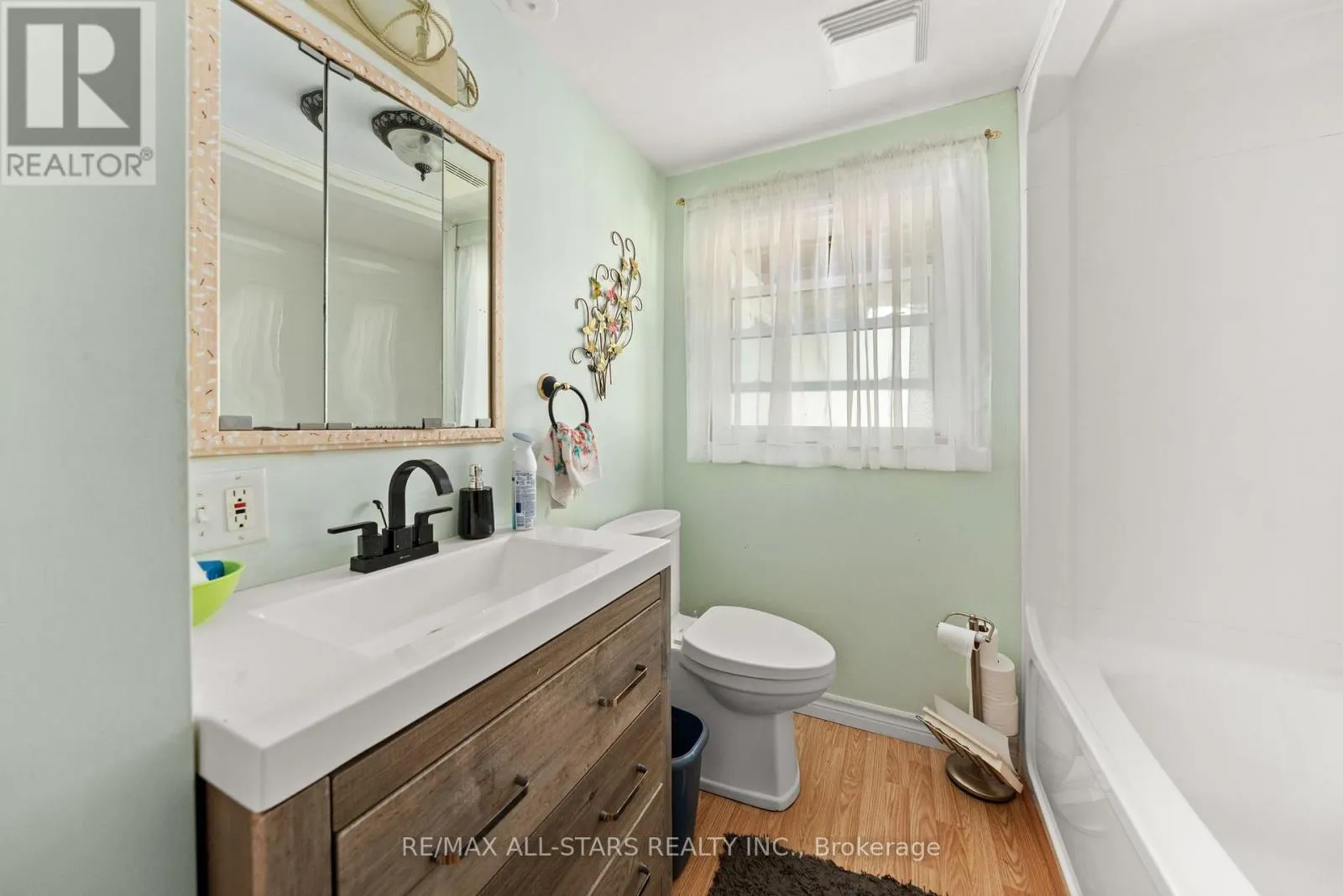 14 WYCHWOOD DRIVE E