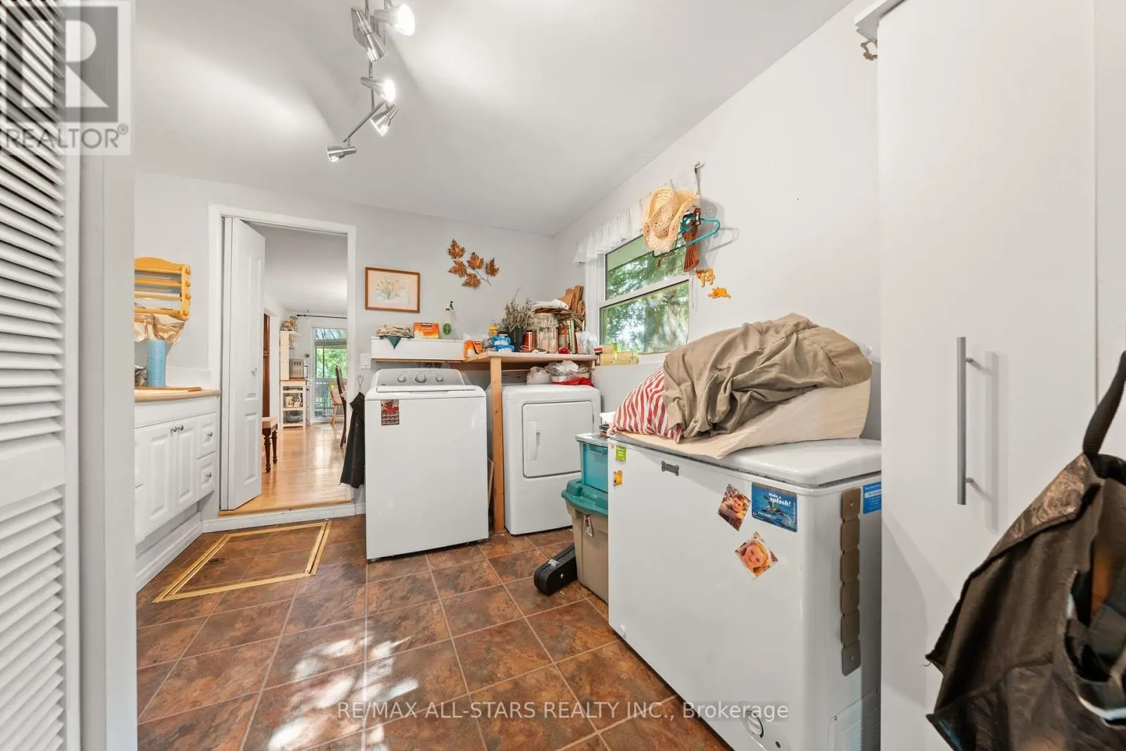 14 WYCHWOOD DRIVE E