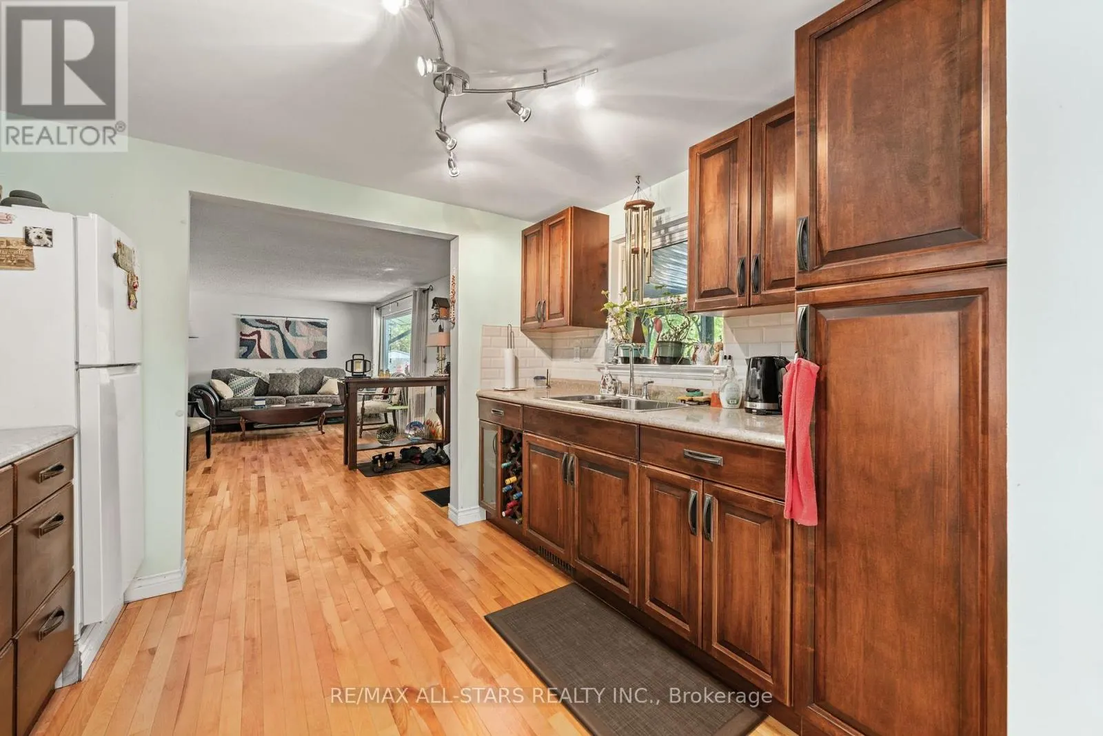 14 WYCHWOOD DRIVE E