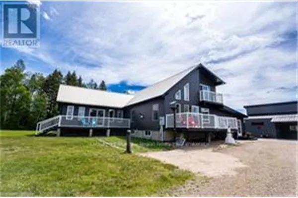 78 PAPINEAU ROAD