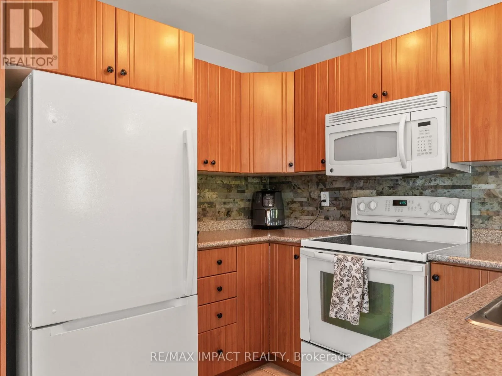 103 - 845 SMITH ROAD, #103