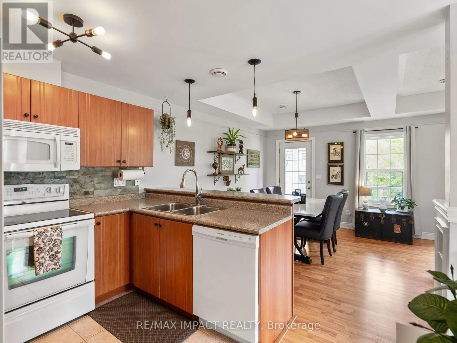 103 - 845 SMITH ROAD, #103