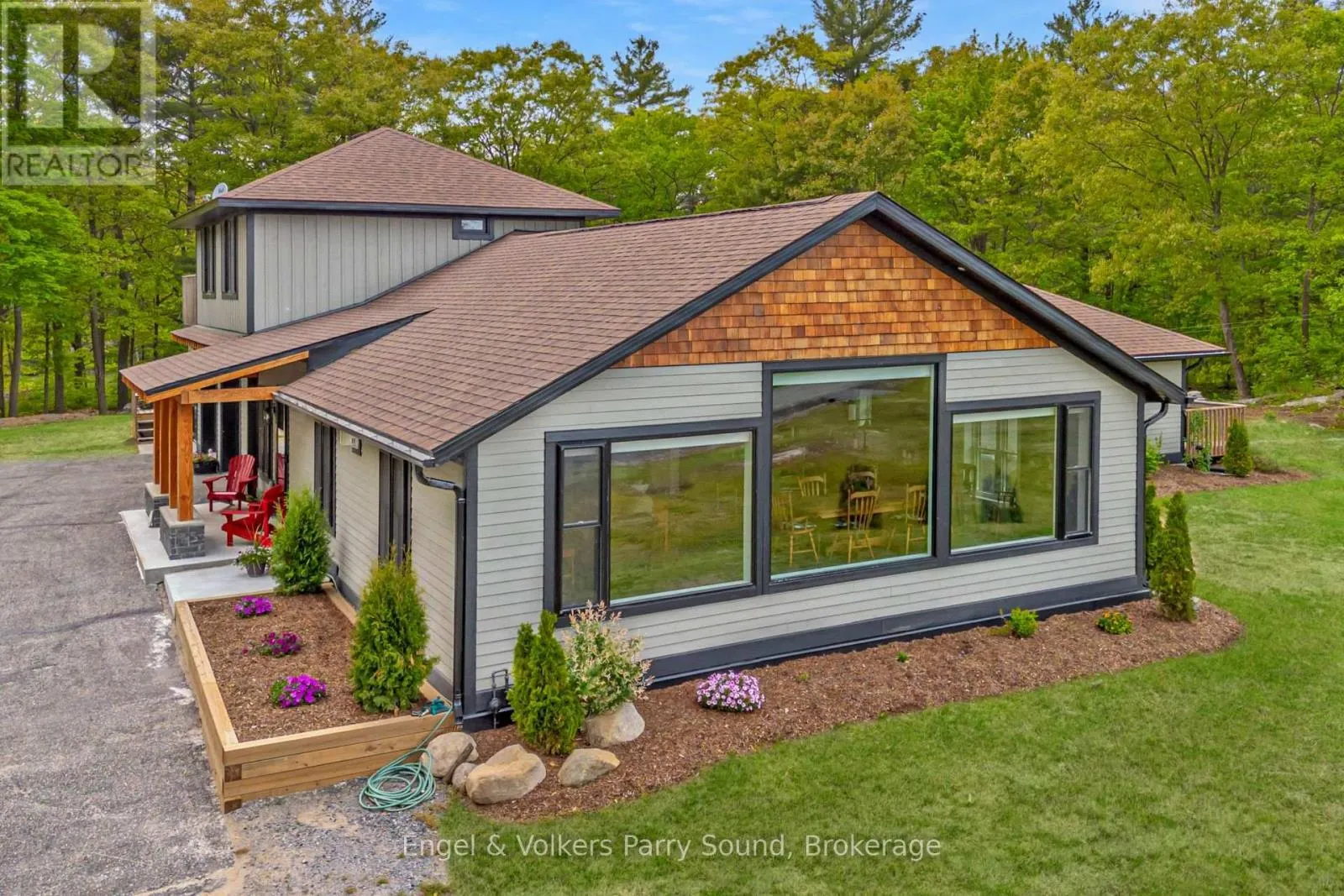 49 REGENCY DRIVE