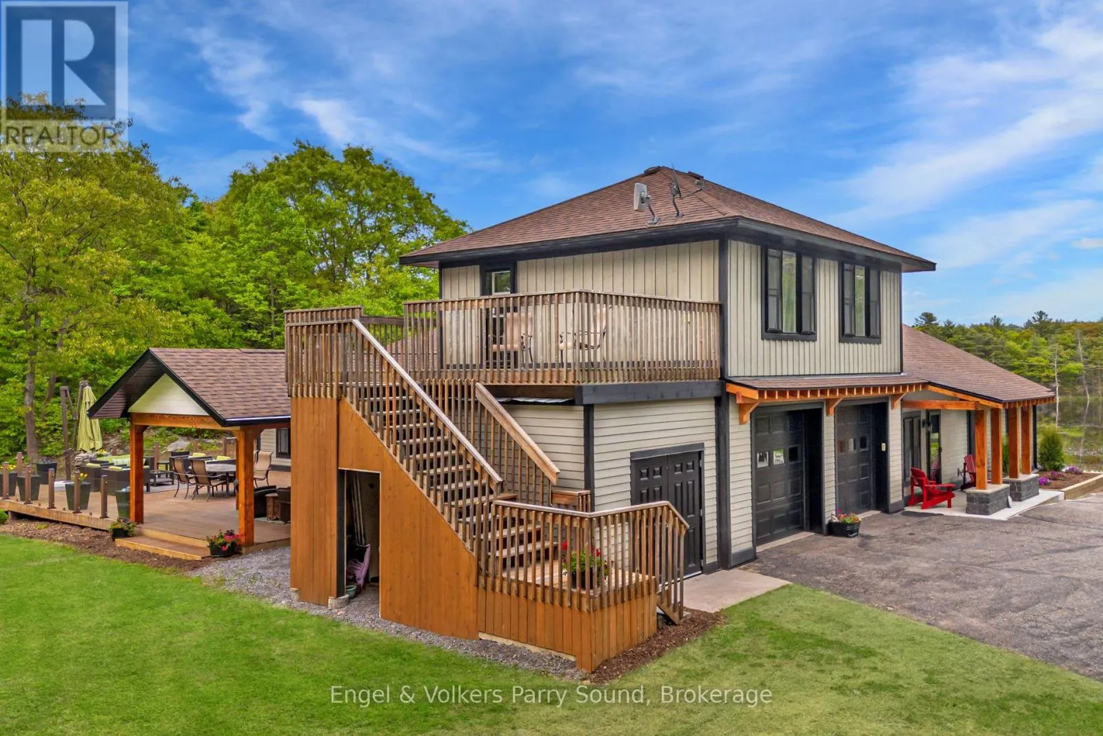 49 REGENCY DRIVE