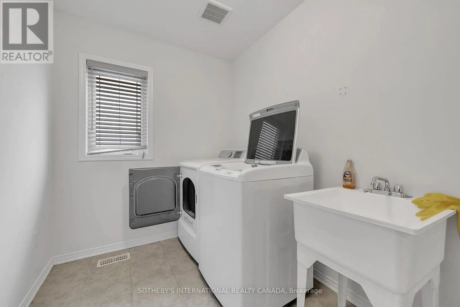 238 DOLMAN STREET
