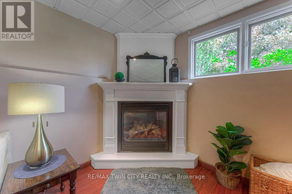 58 BRADBURY CRESCENT