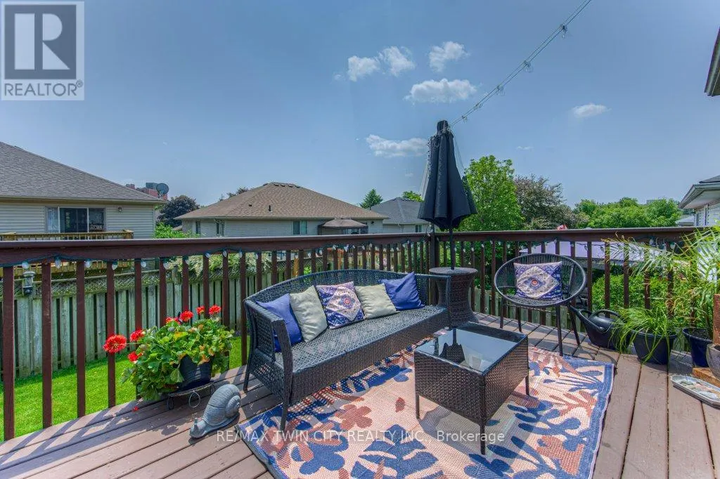 58 BRADBURY CRESCENT