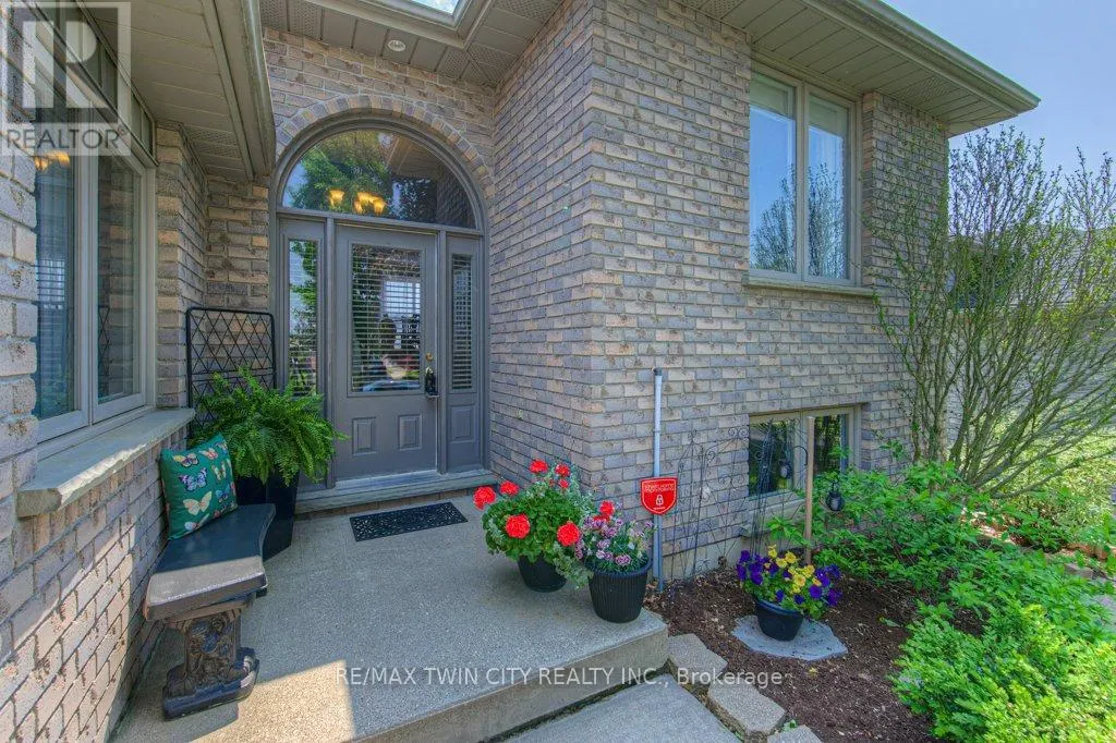 58 BRADBURY CRESCENT