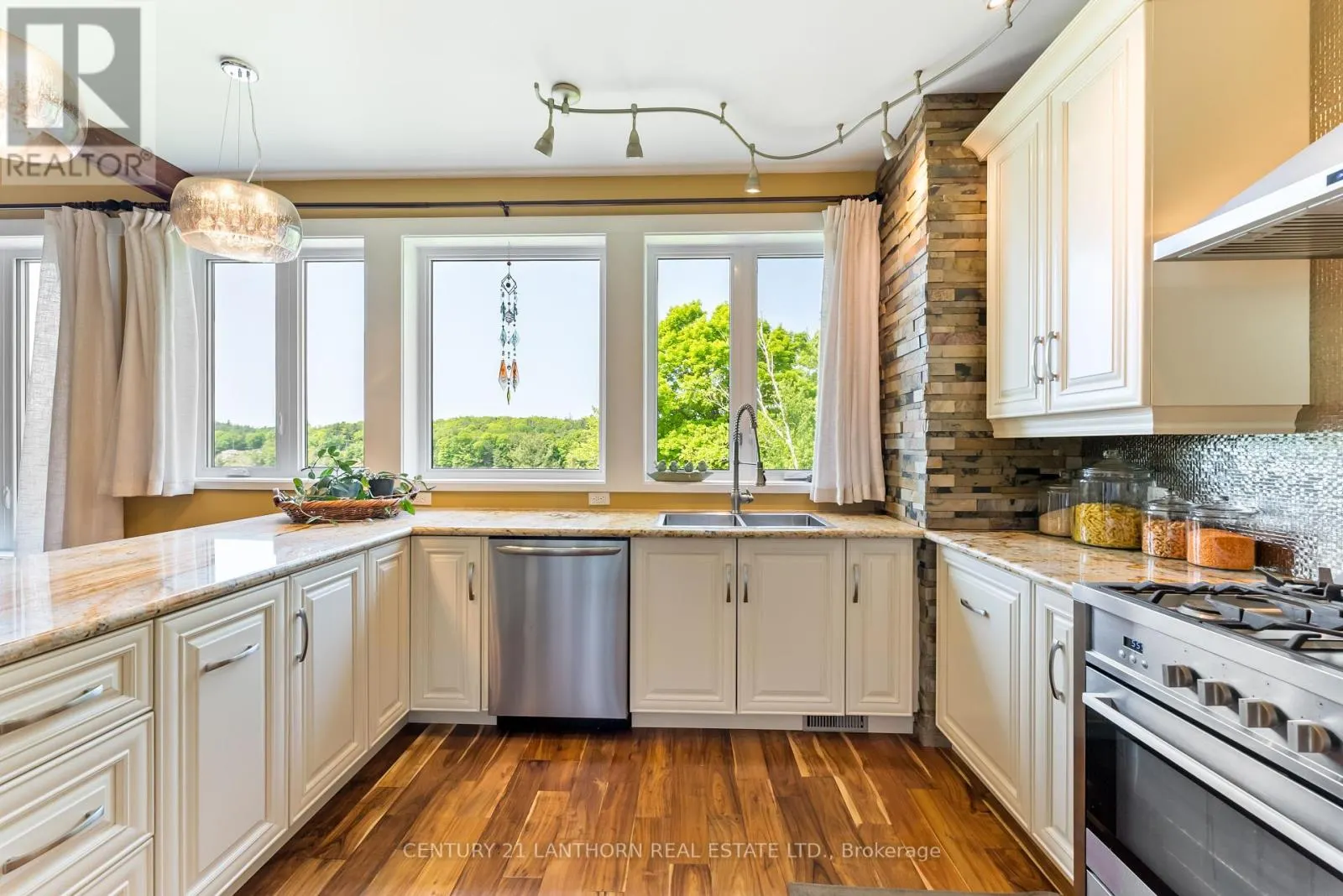 32 FOREST BREEZE LANE