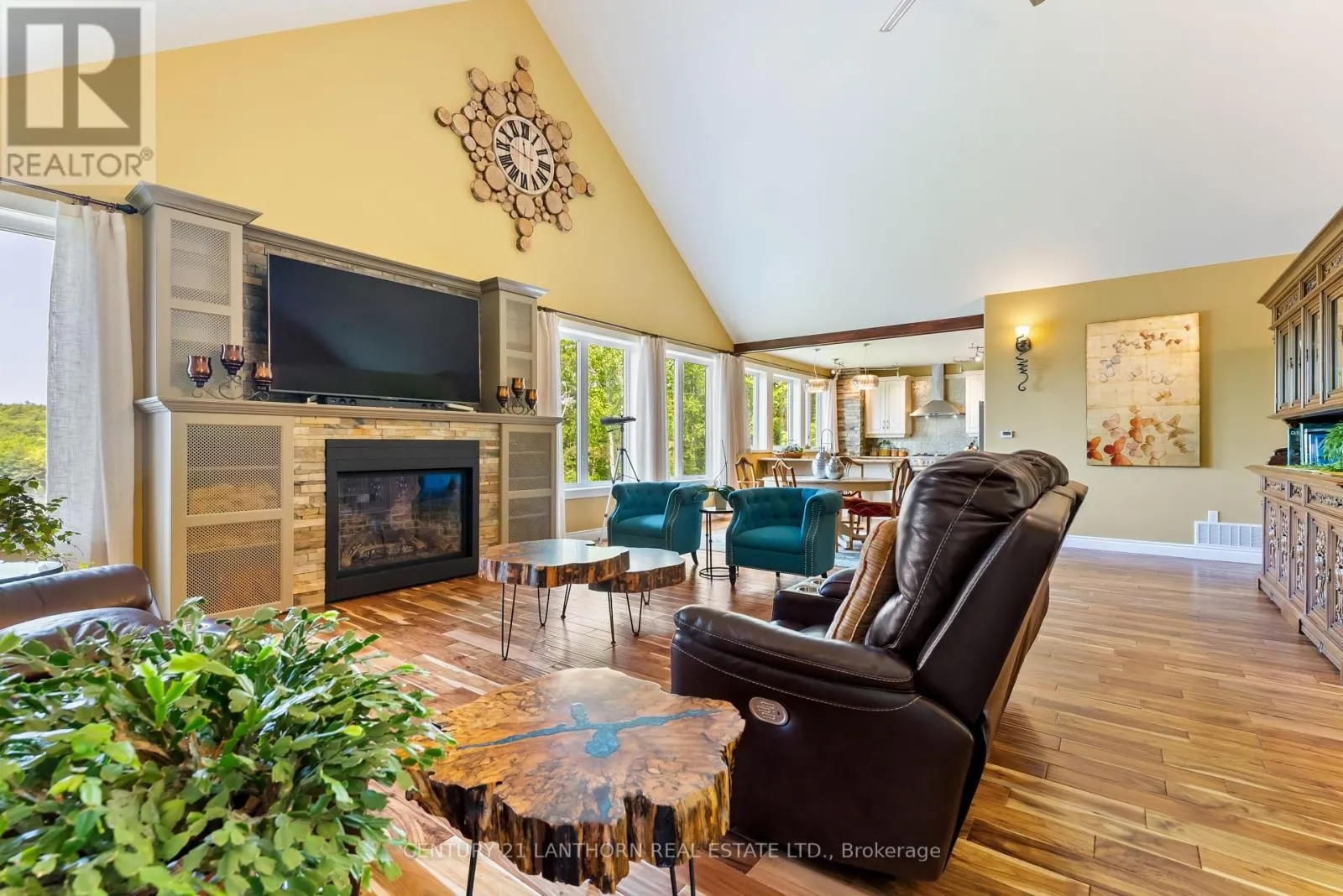 32 FOREST BREEZE LANE