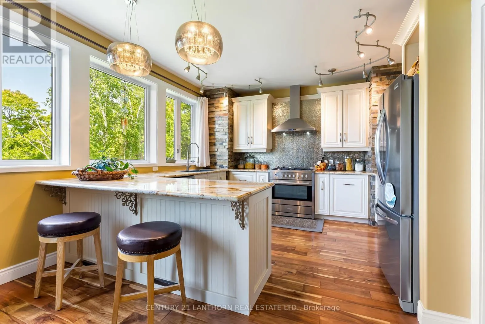 32 FOREST BREEZE LANE