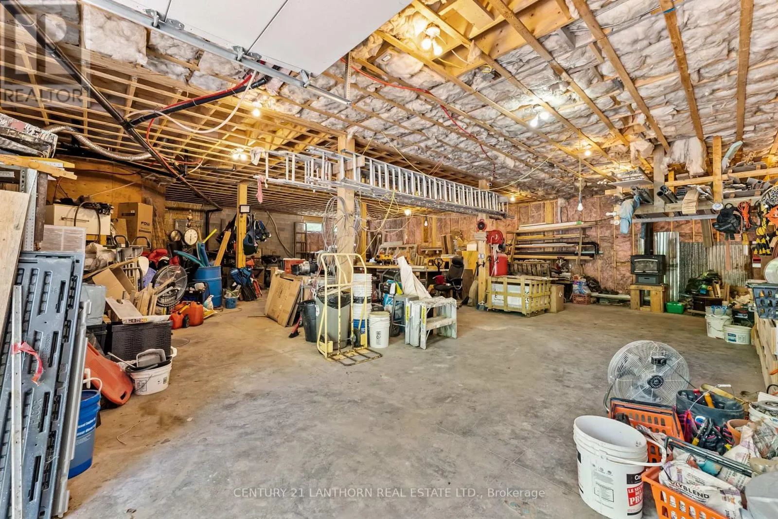 32 FOREST BREEZE LANE