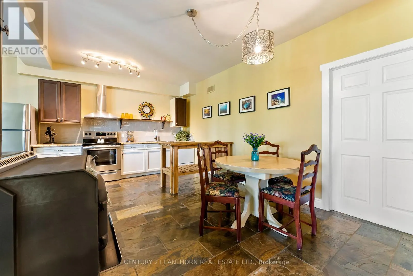 32 FOREST BREEZE LANE