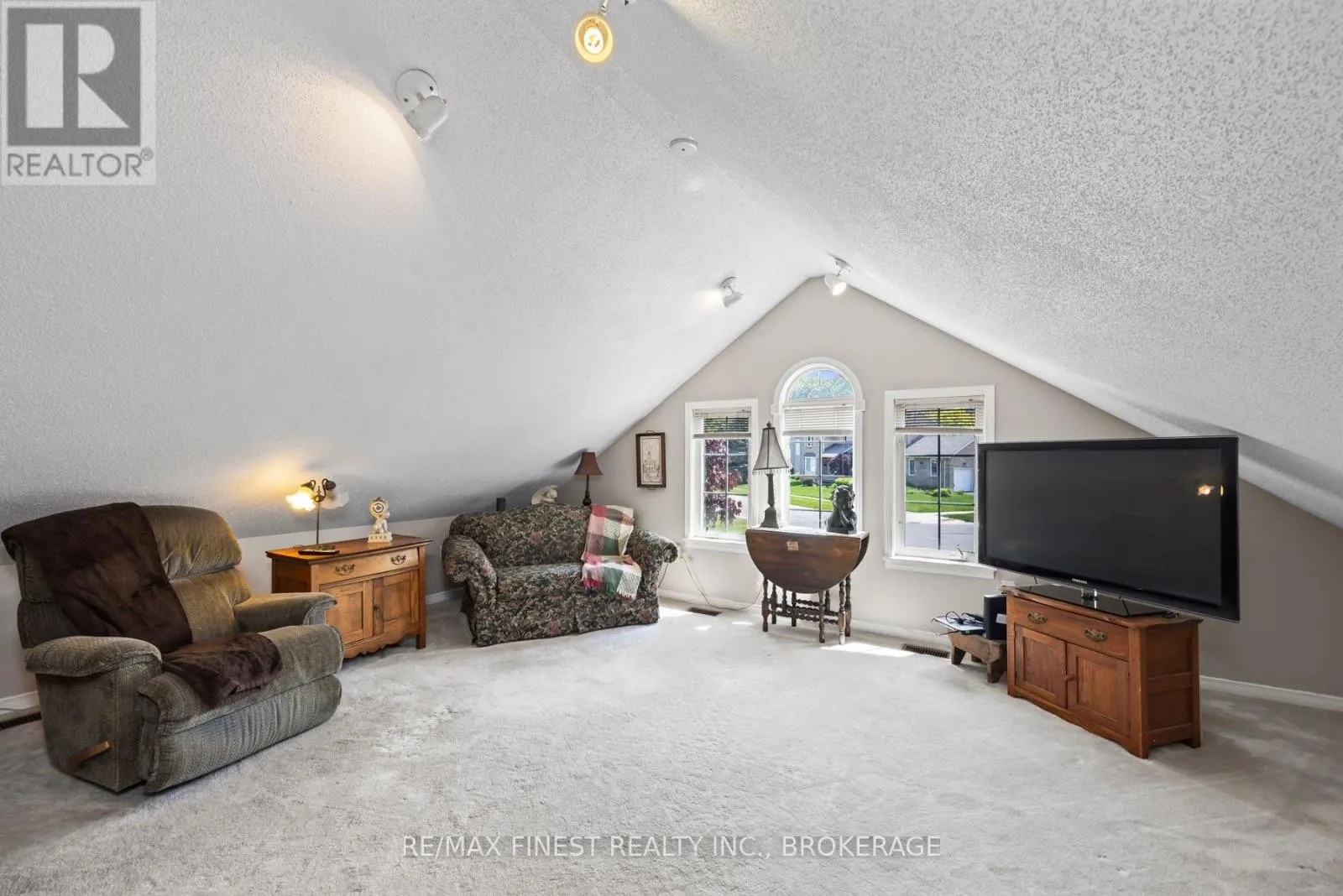 941 MALVERN TERRACE