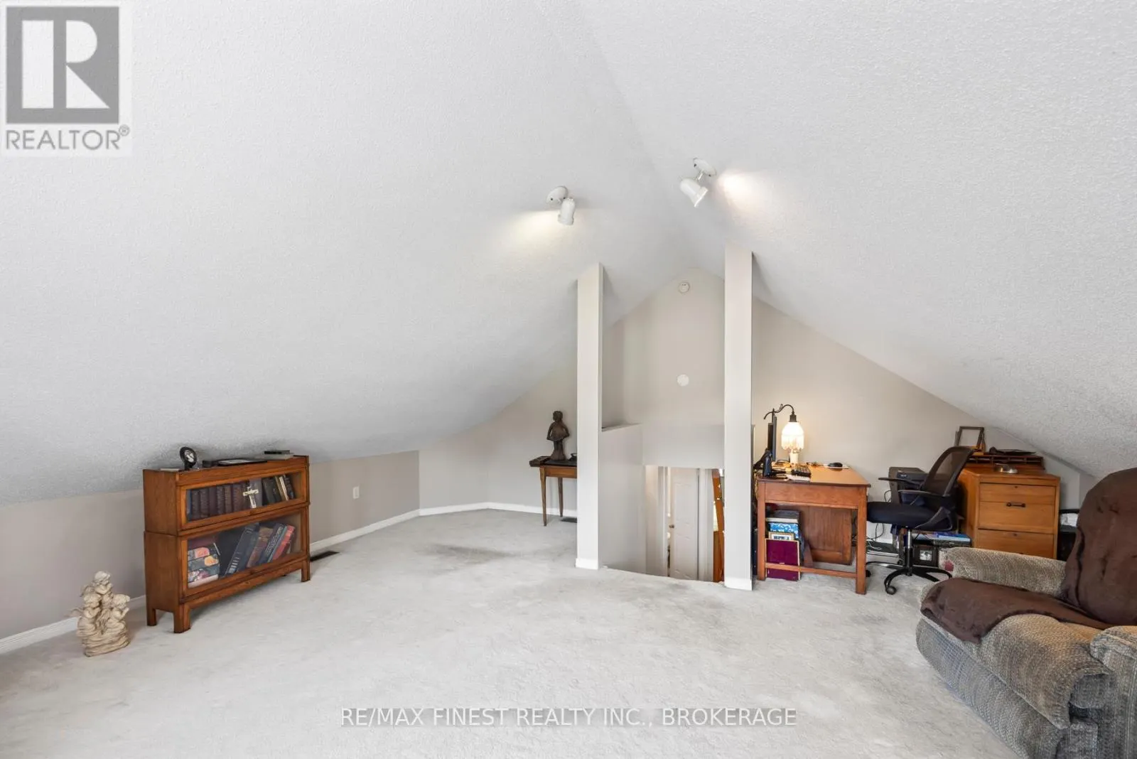 941 MALVERN TERRACE