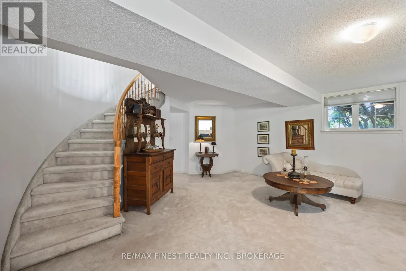 941 MALVERN TERRACE