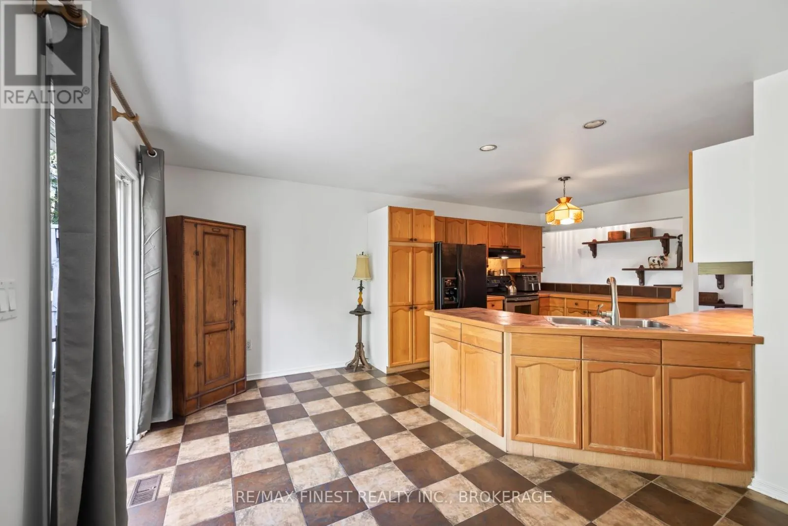941 MALVERN TERRACE