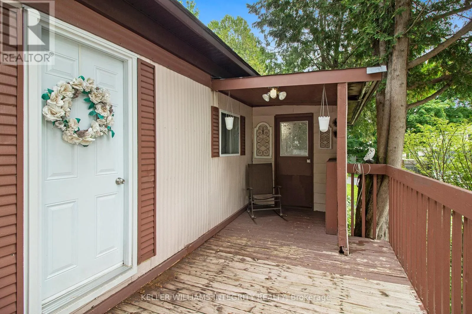 33 BRADLEY GREEN COURT