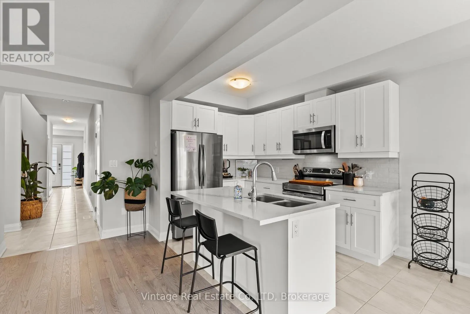 112 BUR OAK DRIVE