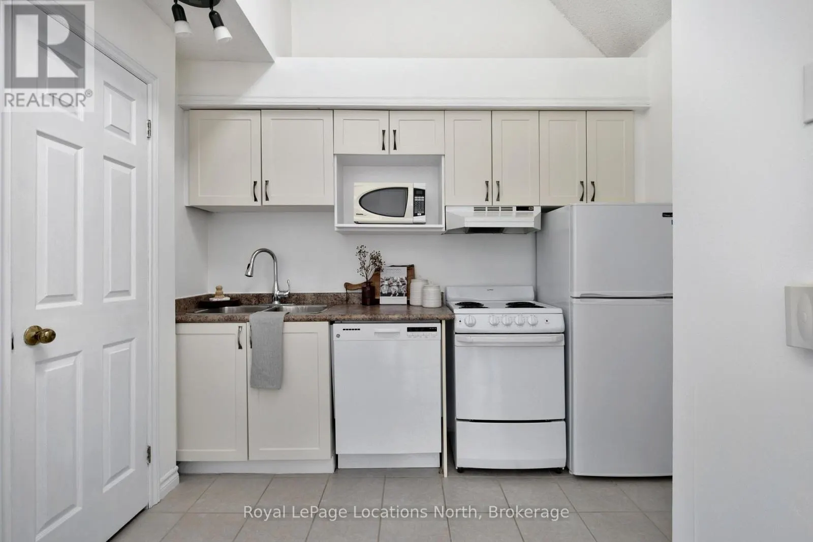 116 - 796468 GREY 19 ROAD, #116