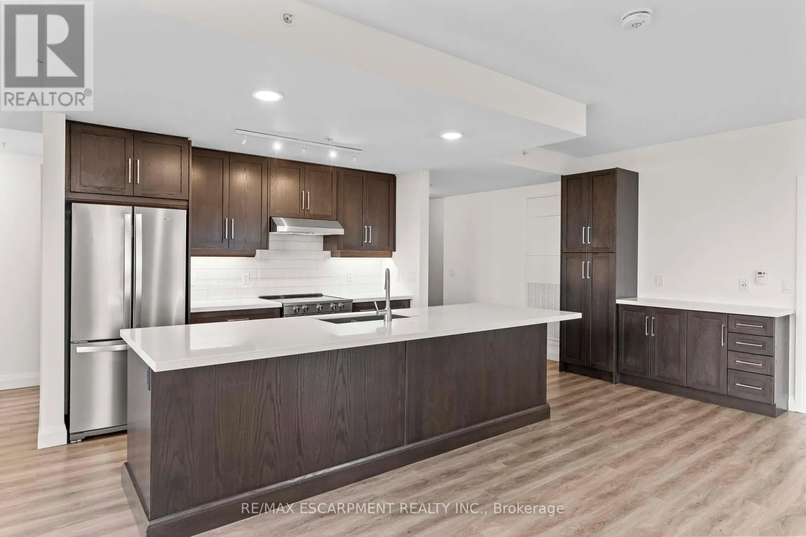 703 - 30 HAMILTON STREET S