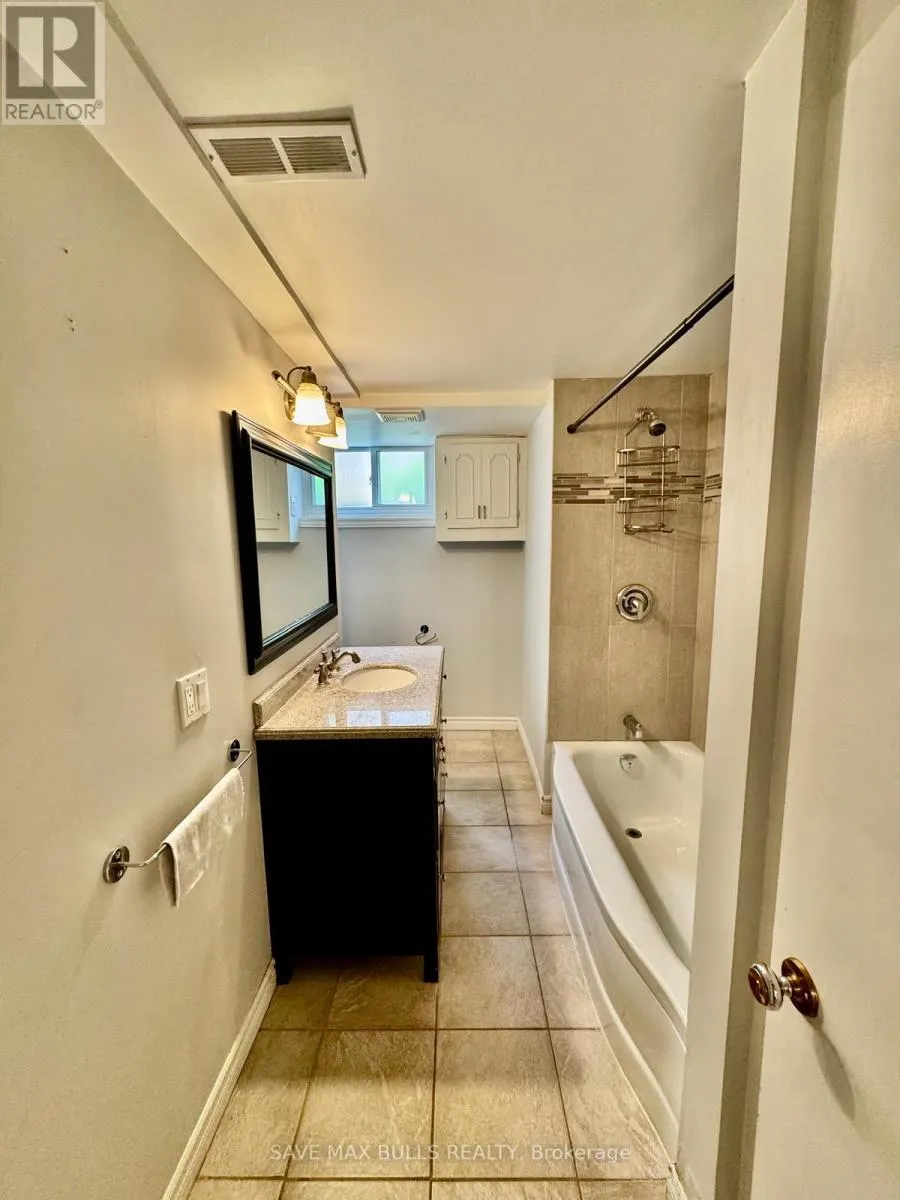 106 LAURENTIAN DRIVE N