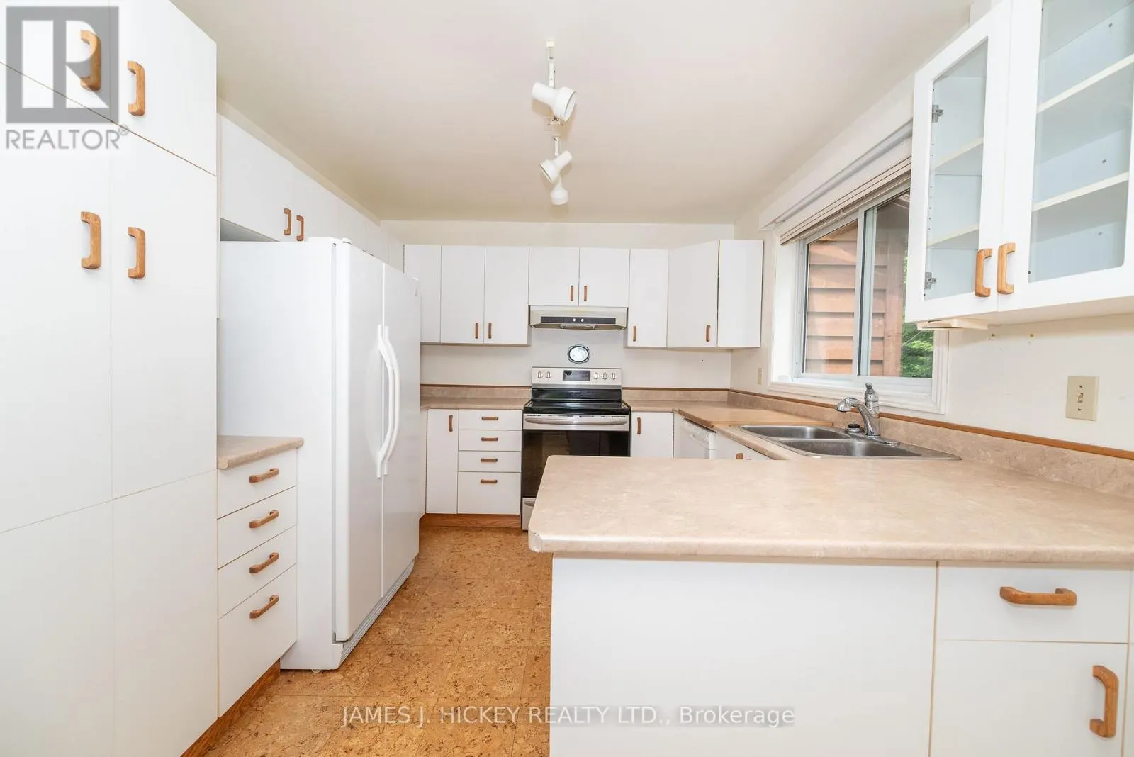 11 BANTING DRIVE