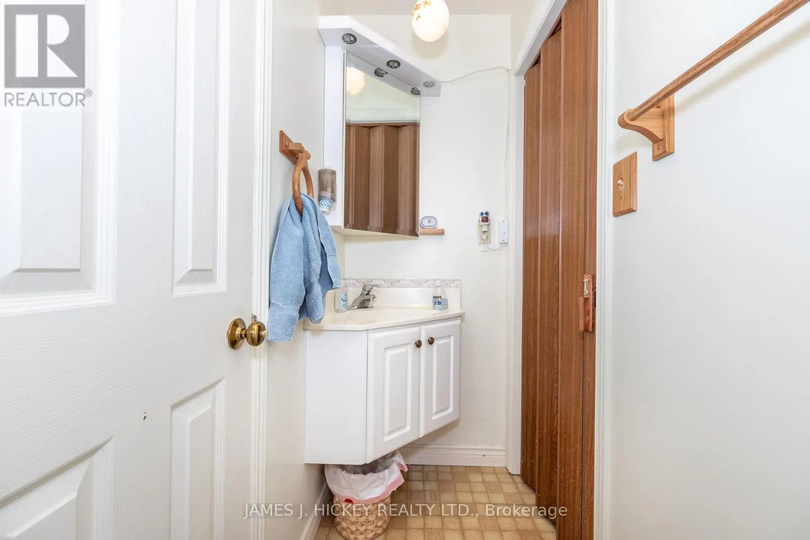 11 BANTING DRIVE