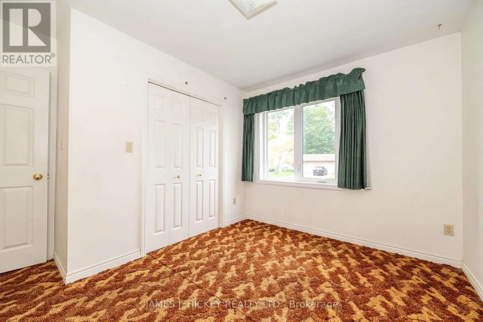 11 BANTING DRIVE