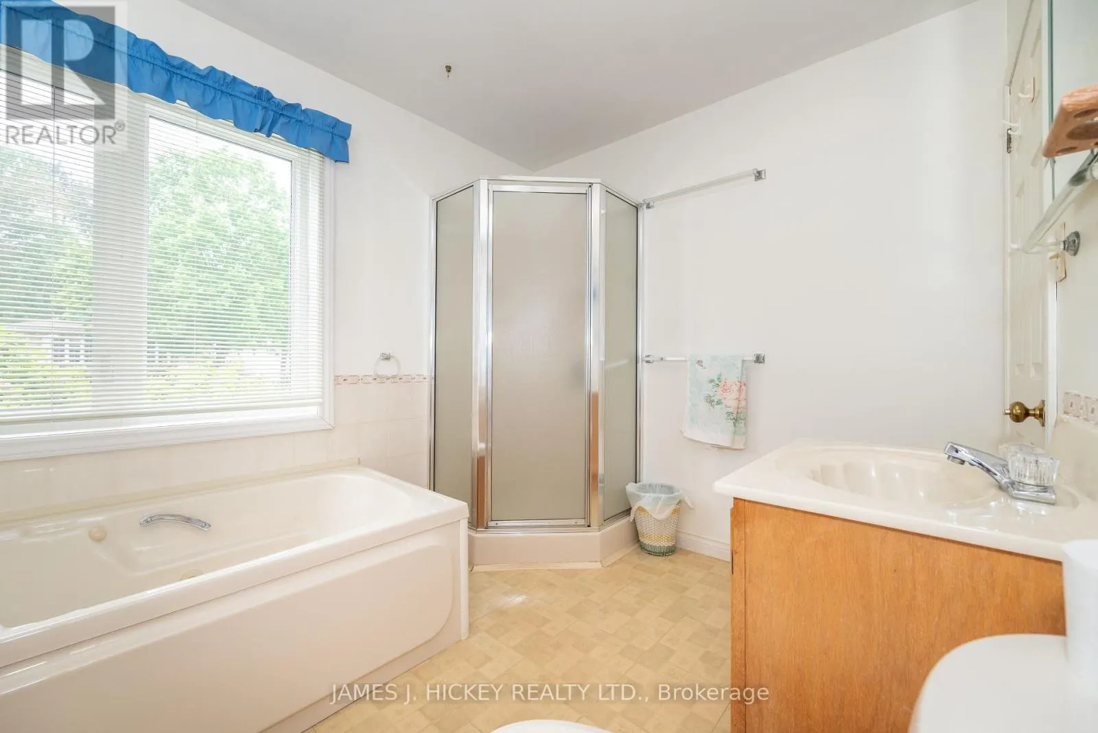 11 BANTING DRIVE