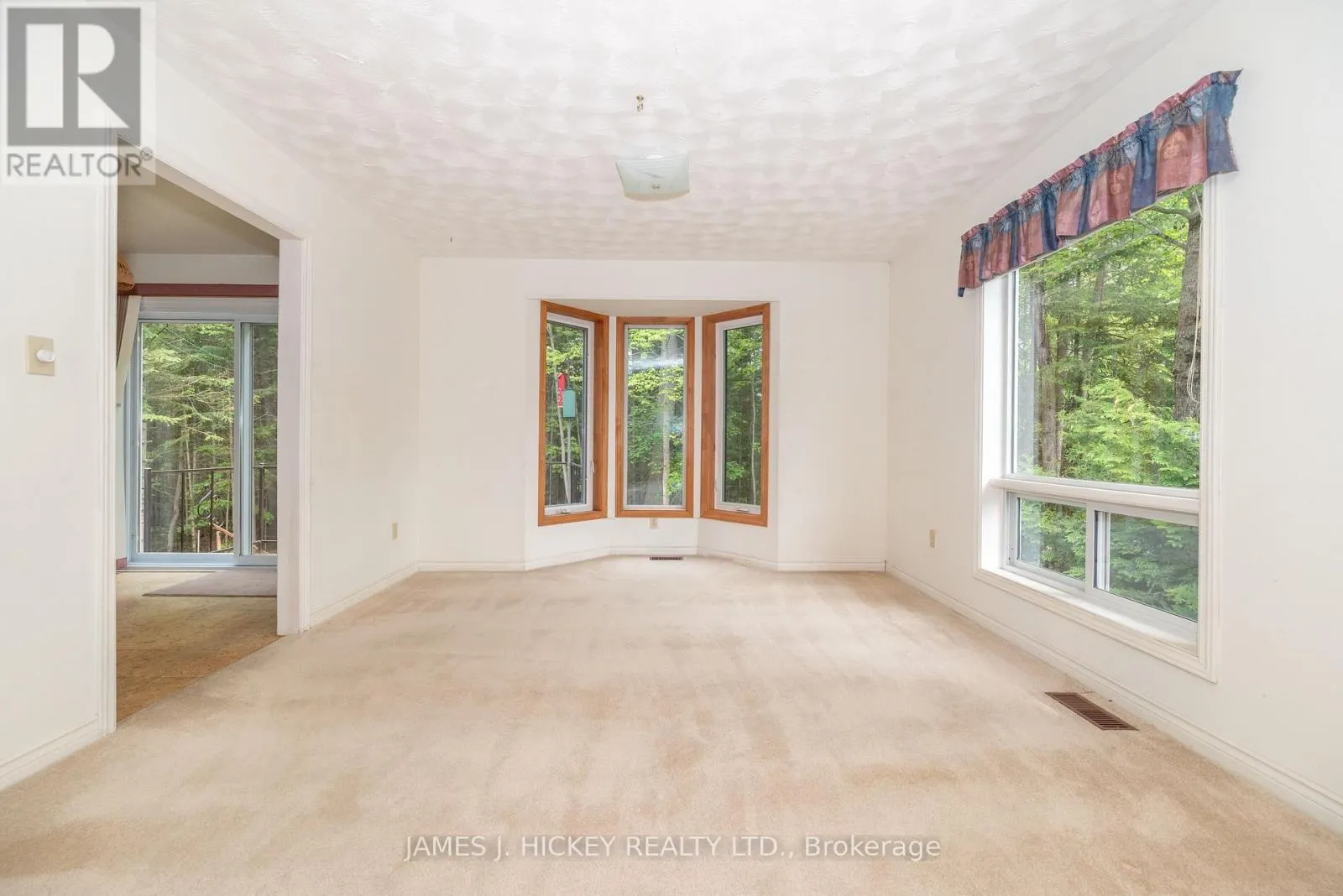 11 BANTING DRIVE