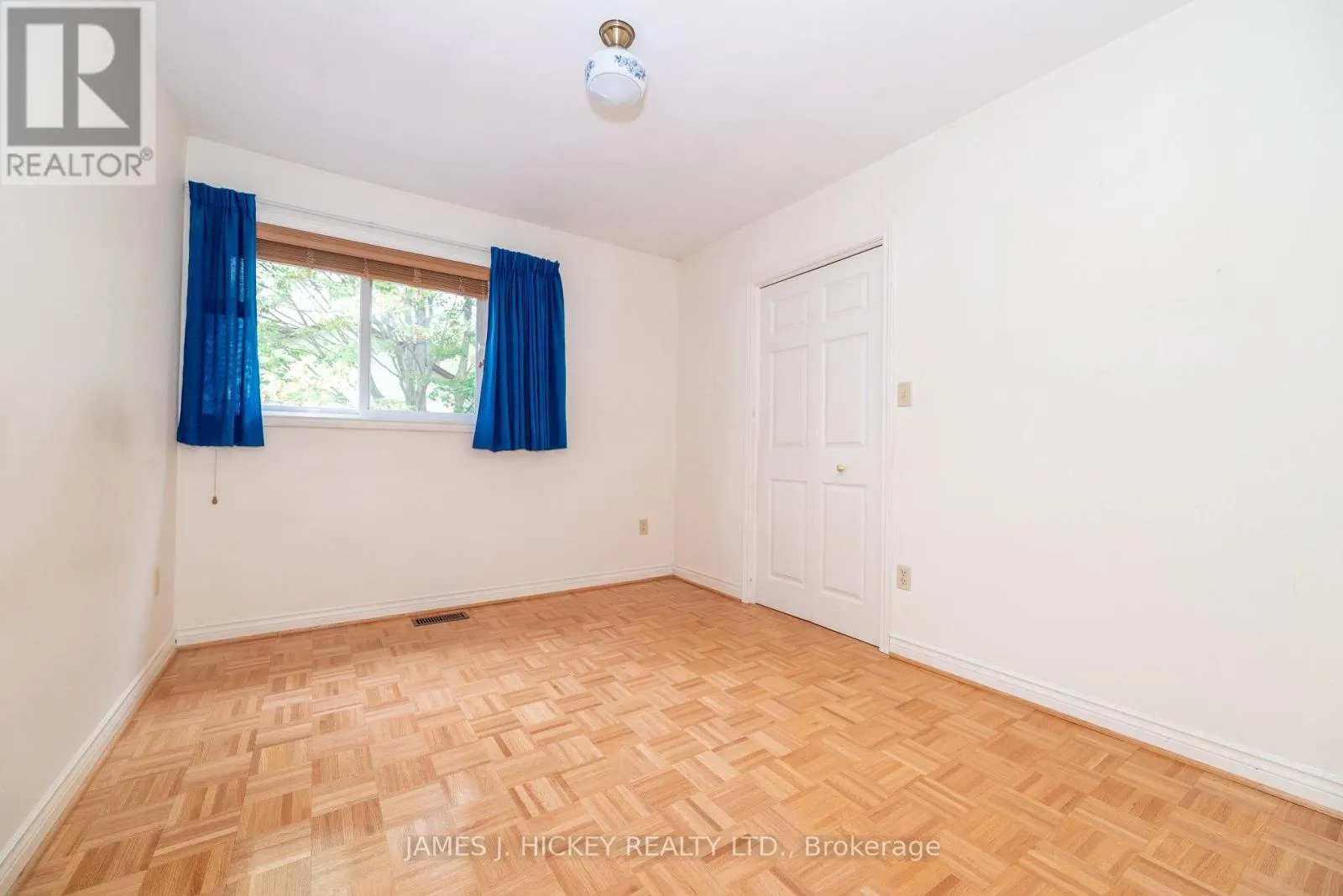 11 BANTING DRIVE