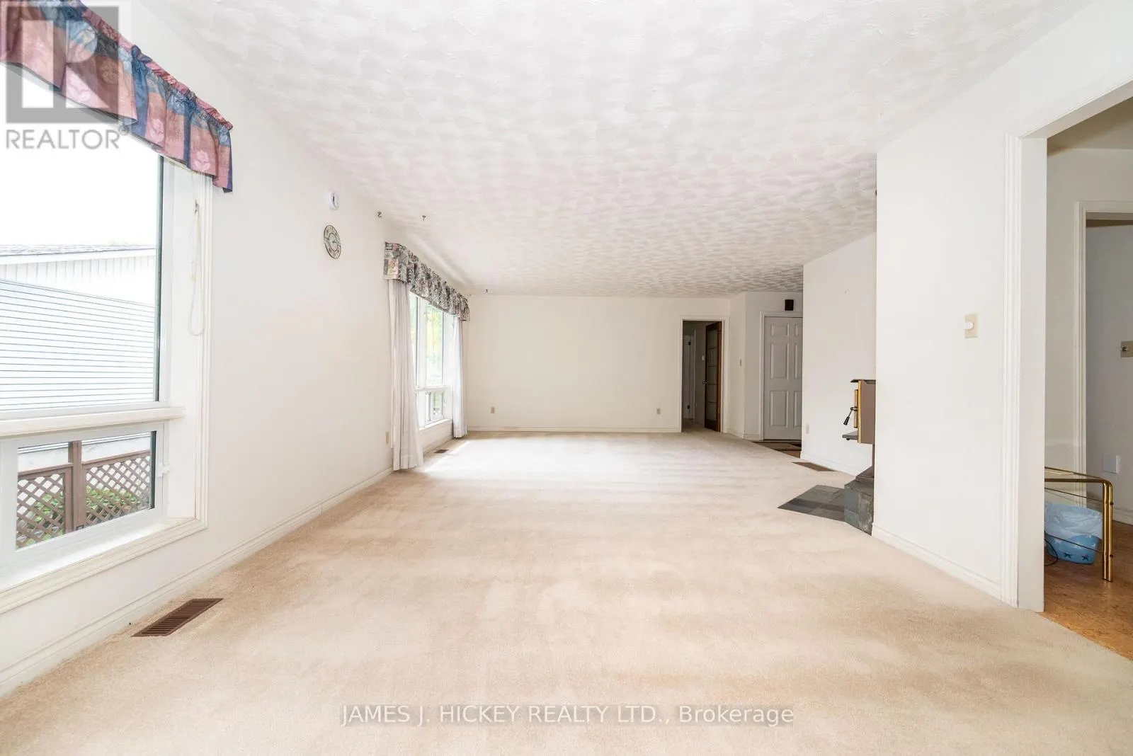 11 BANTING DRIVE