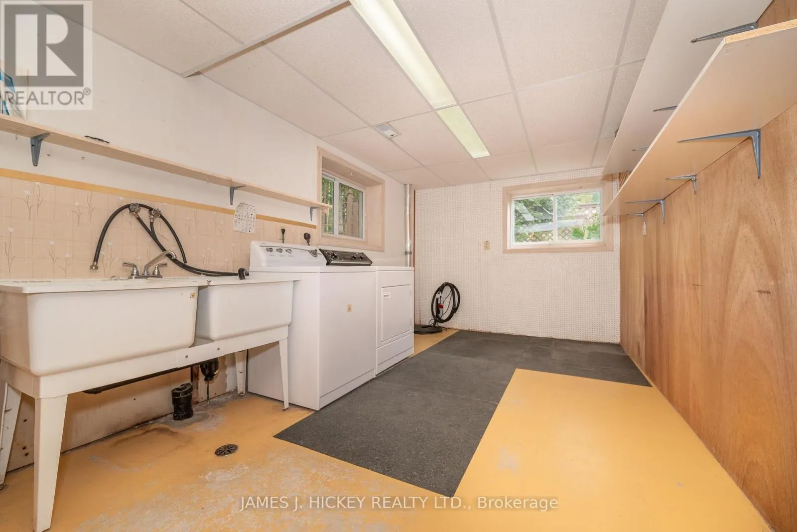 11 BANTING DRIVE