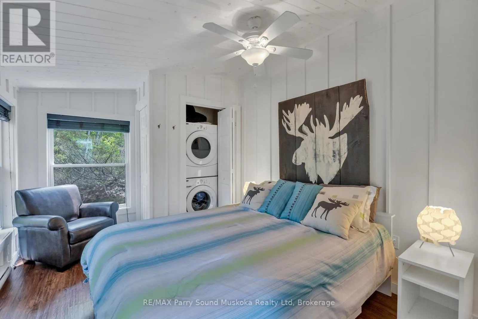 109 HEALEY LAKE