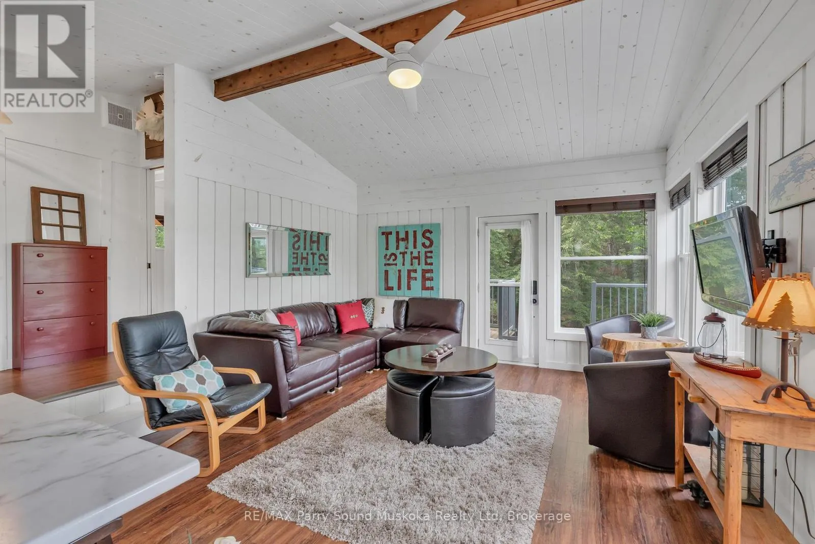109 HEALEY LAKE