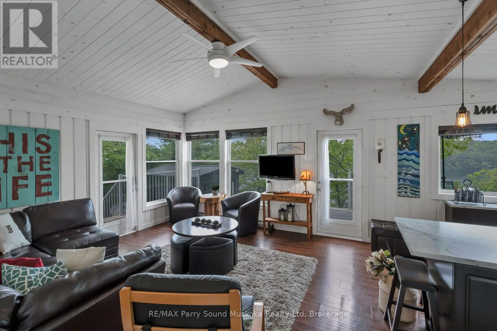 109 HEALEY LAKE