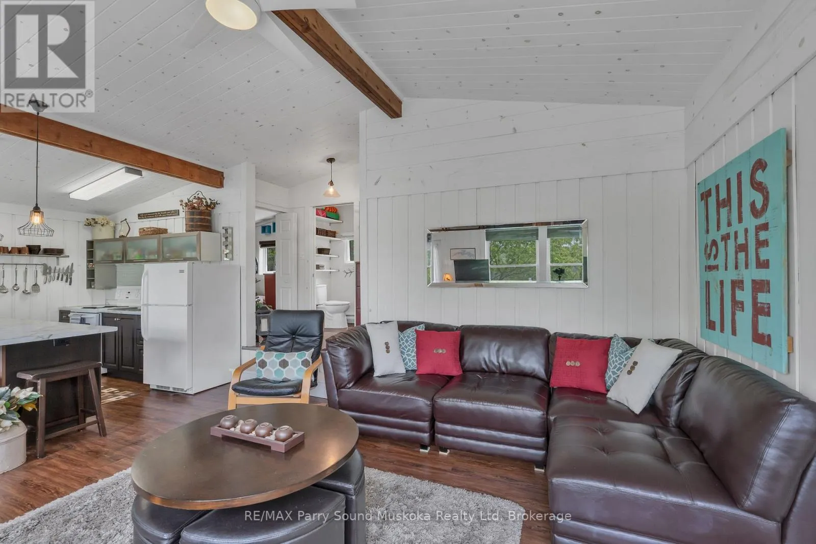 109 HEALEY LAKE