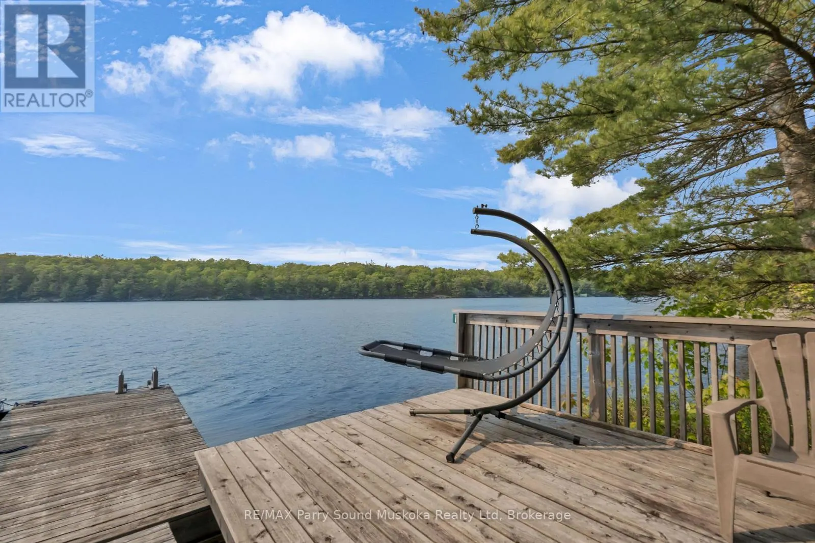 109 HEALEY LAKE
