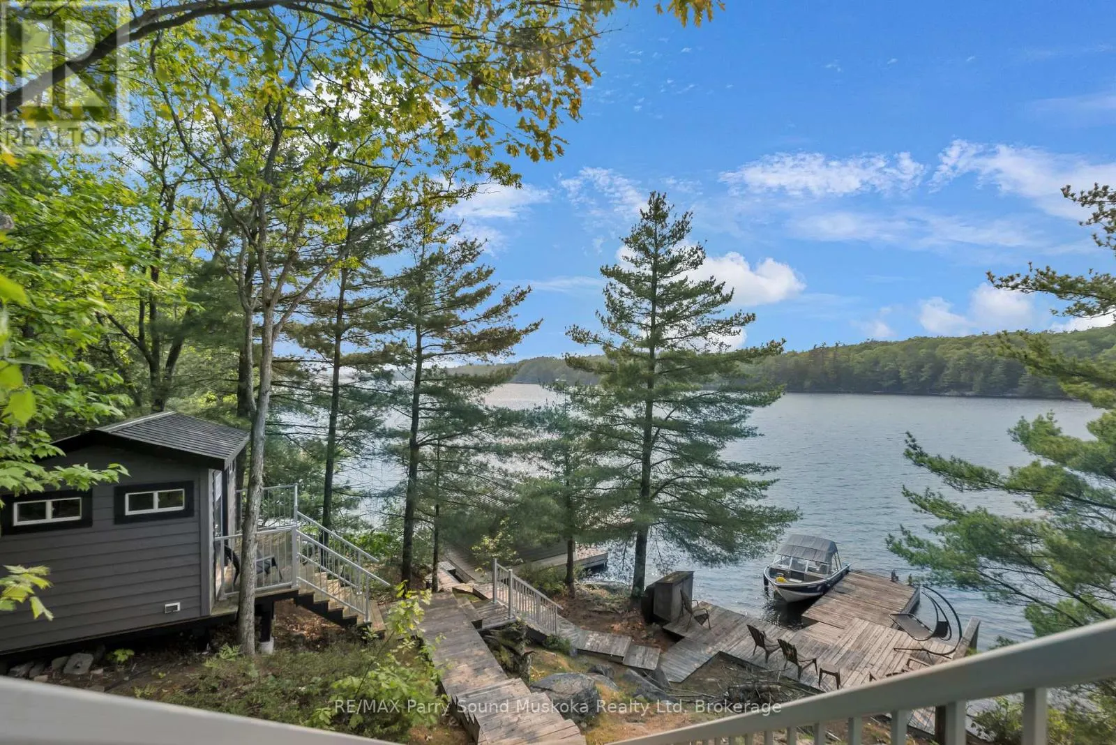 109 HEALEY LAKE