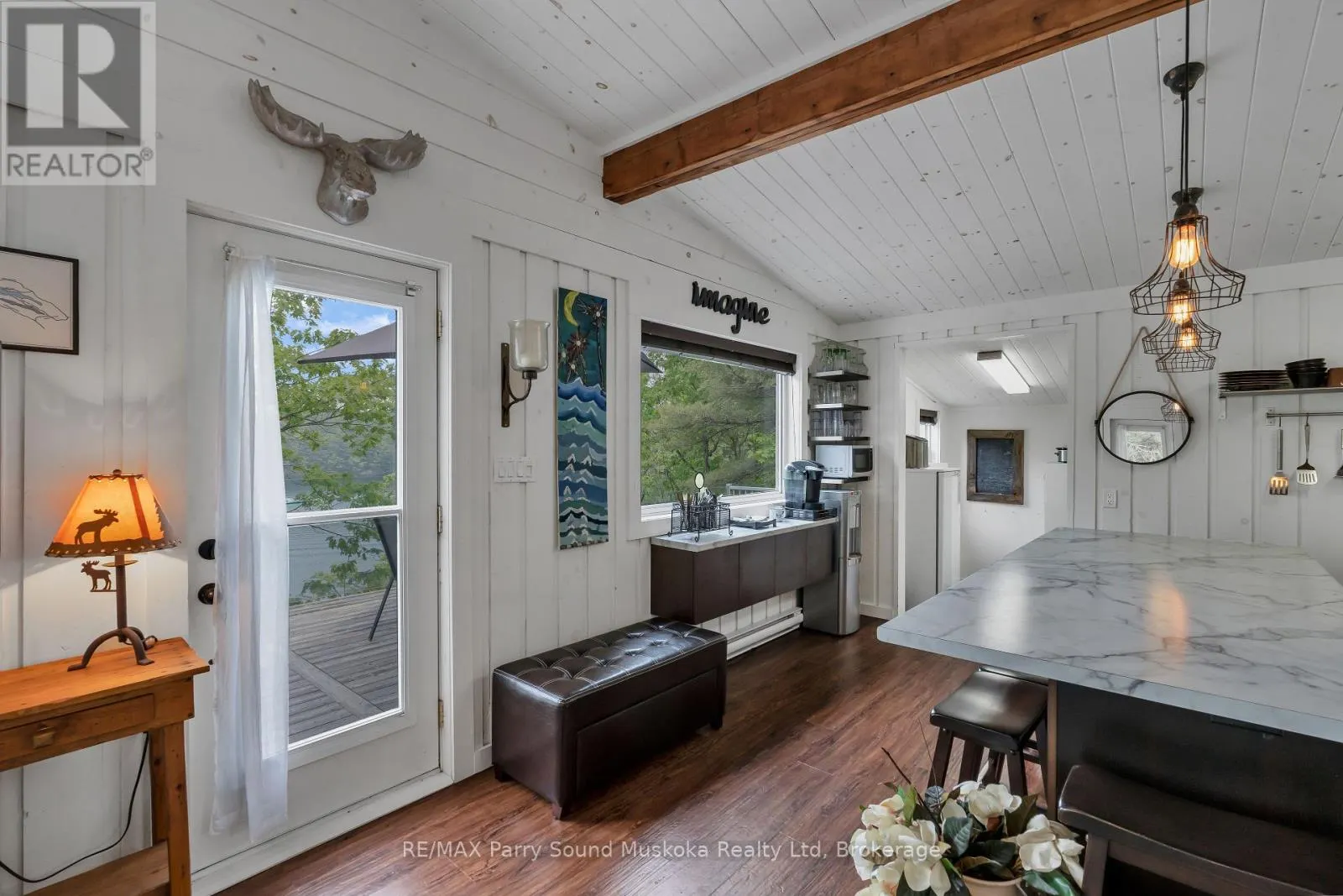 109 HEALEY LAKE