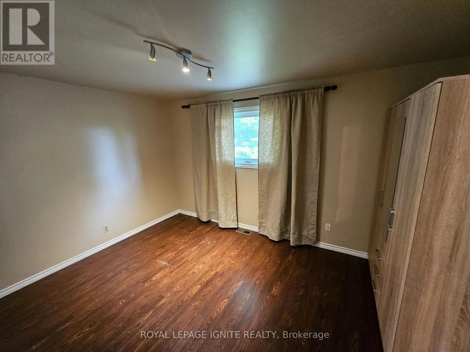 253 WOODLAND DRIVE N