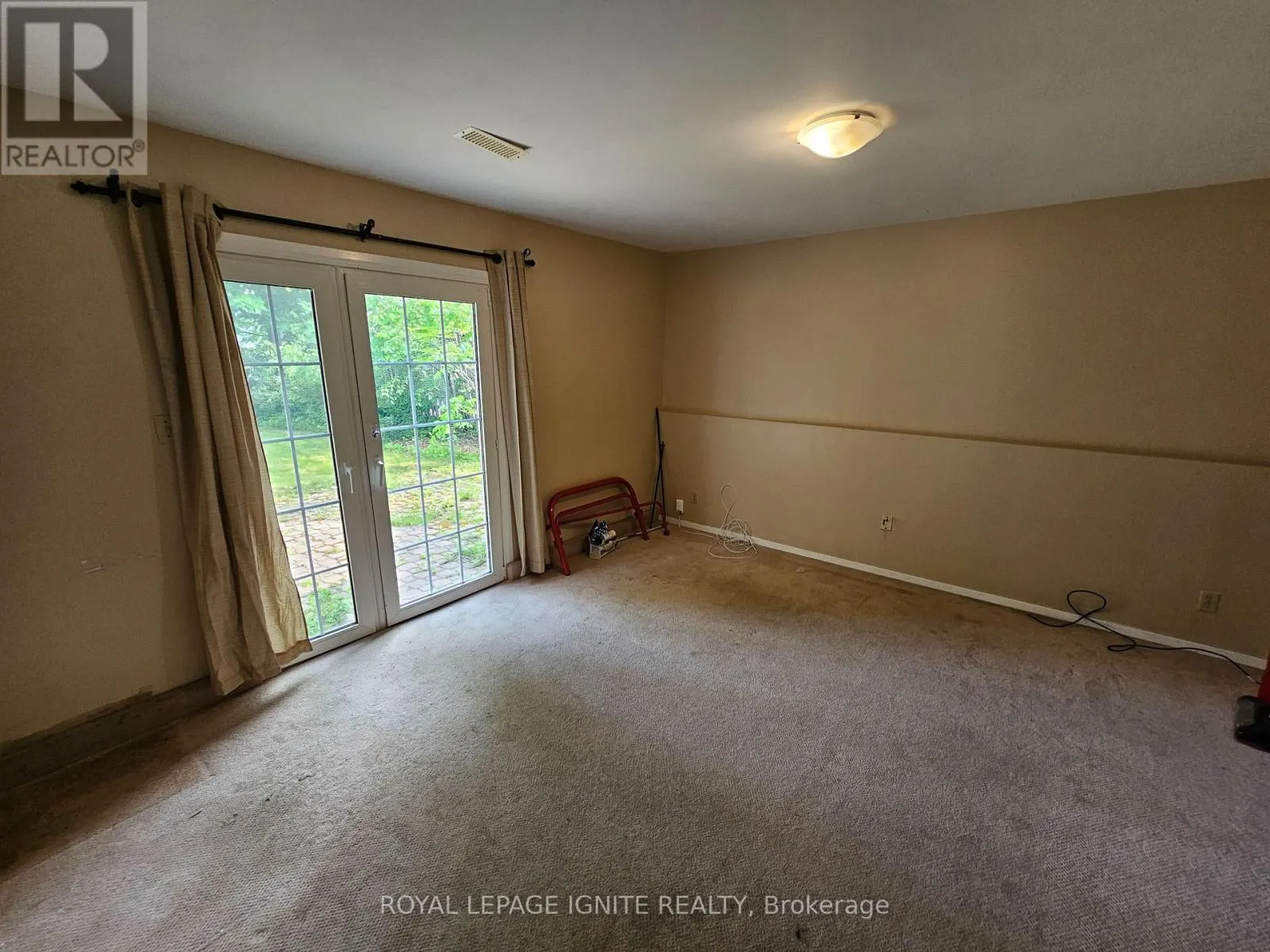 253 WOODLAND DRIVE N