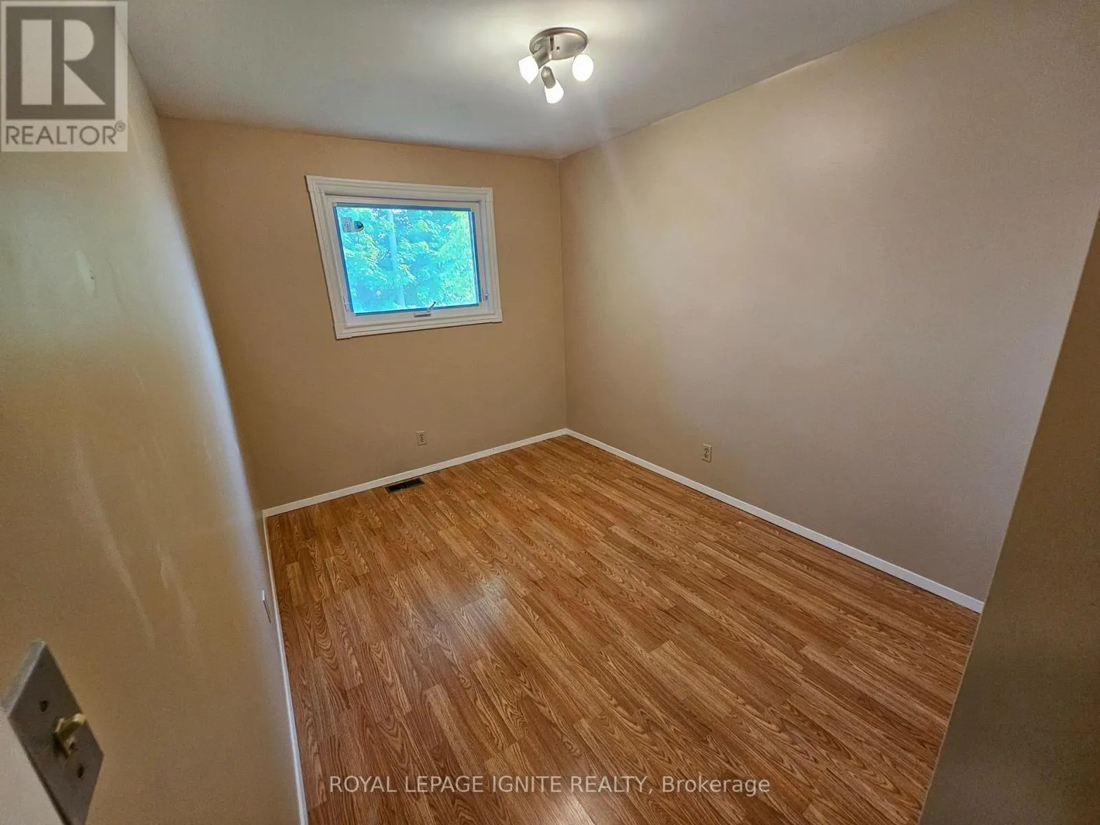 253 WOODLAND DRIVE N